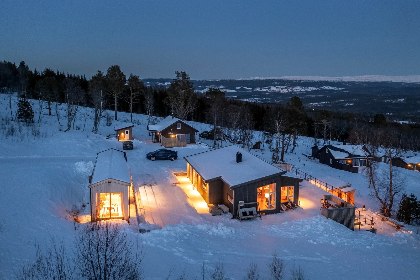 Eiendommen ligger i Nedre Stuggulia hyttefelt, ca 16 km nord for Oppdal sentrum, Galleribilde
