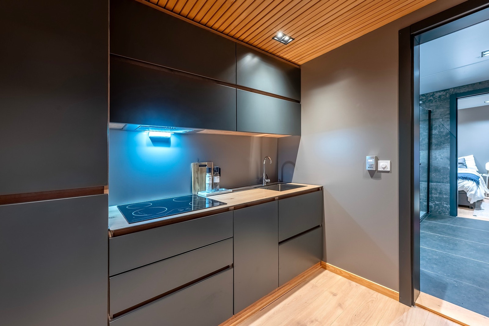 Pent og praktisk kjøkken med "alt" det du trenger. Galleribilde