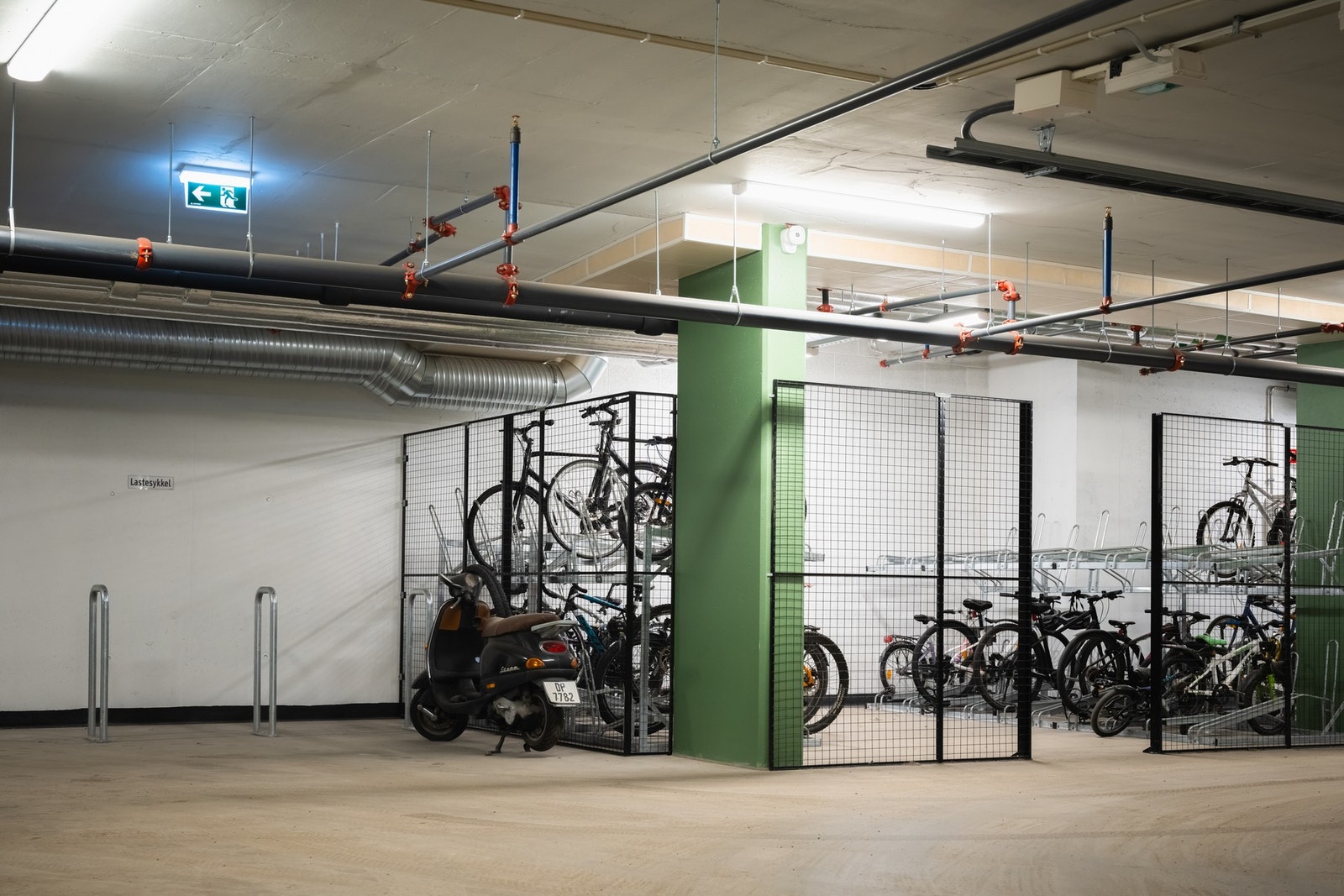 Borettslaget har felles, innlåst sykkelparkering. Galleribilde