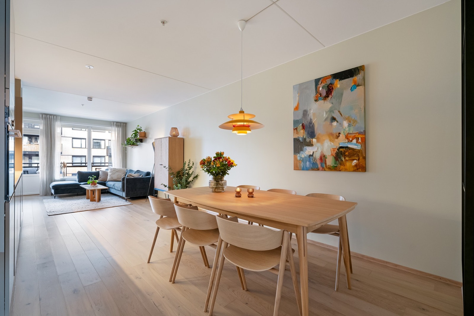 Jan Gunnar Grunden ved EIE Løren ønsker velkommen til Børsteveien 9! Foto: Borowiak AS (Chris Borowiak). Galleribilde