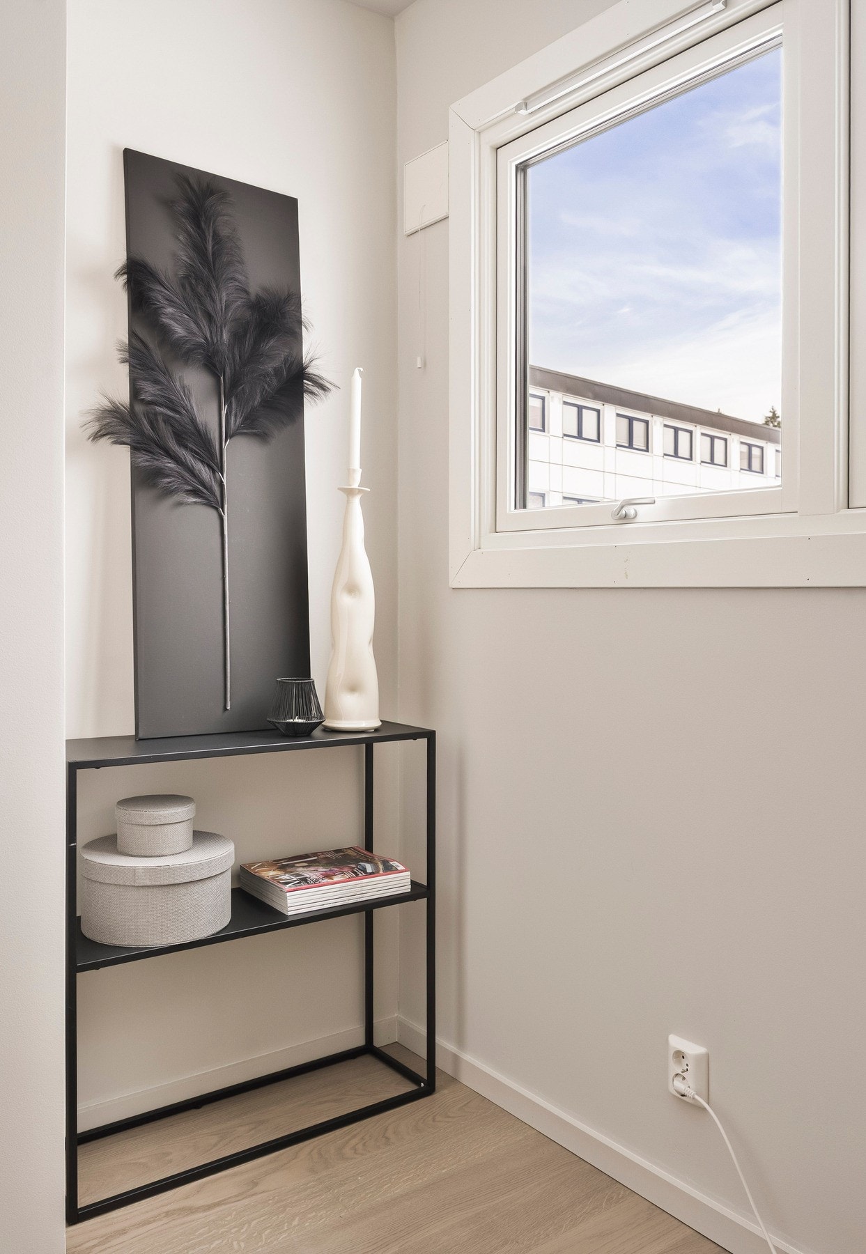 Selv det minste soverommet er planlagt med plass til enkeltseng i nisjen ved vinduet. Galleribilde