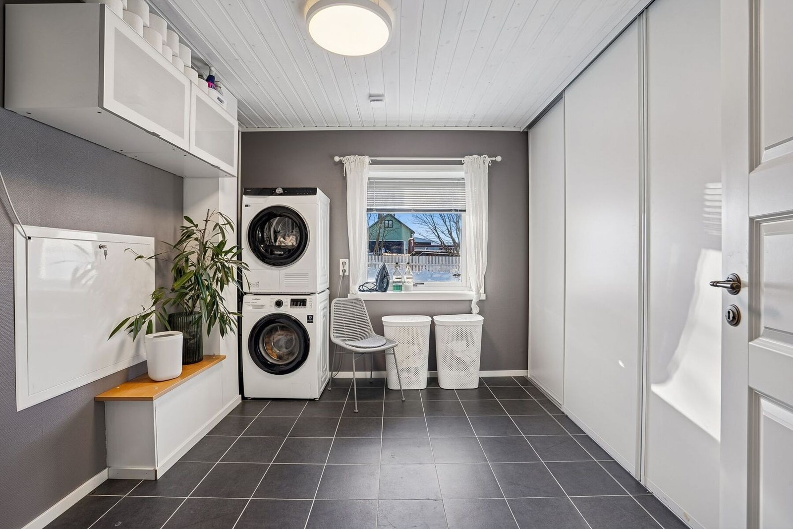 Vaskerom Galleribilde