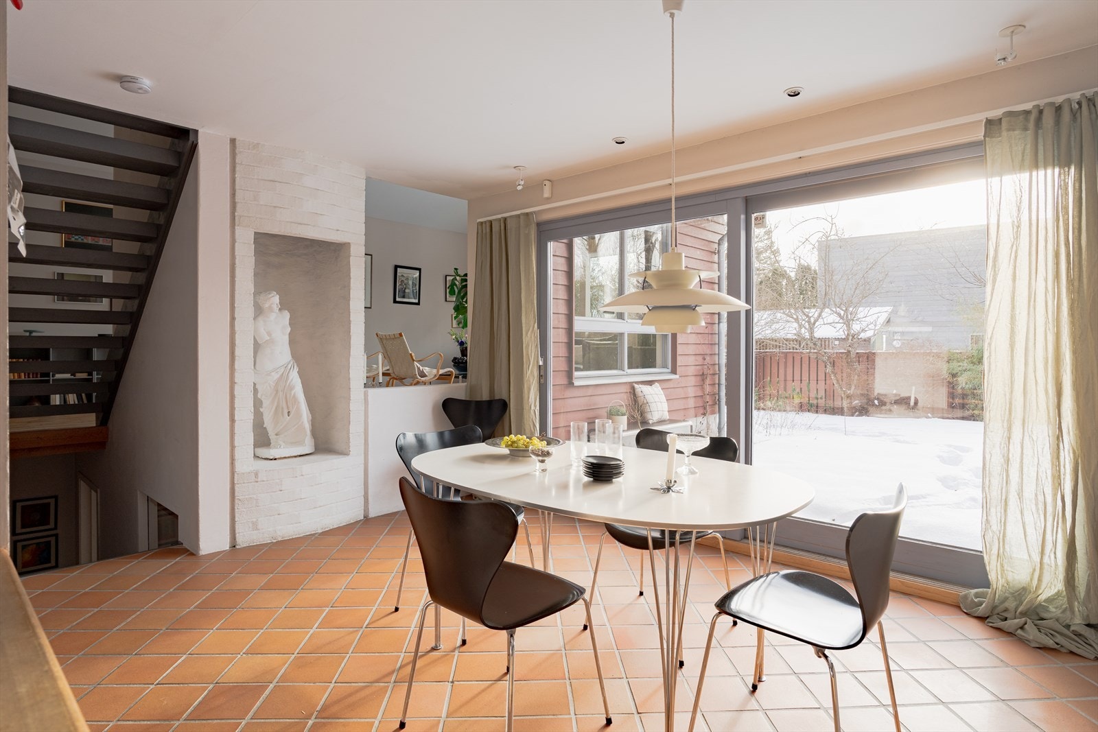 Skyvedør mot terrasse med utvendig elektrisk styrt markise Galleribilde