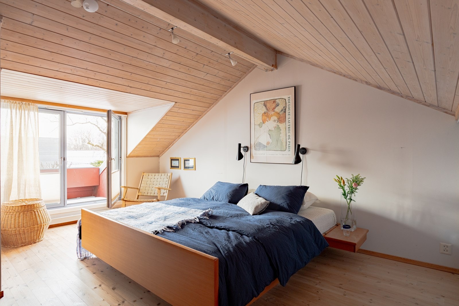 Hovedsoverom med bad en suite og egen balkong Galleribilde