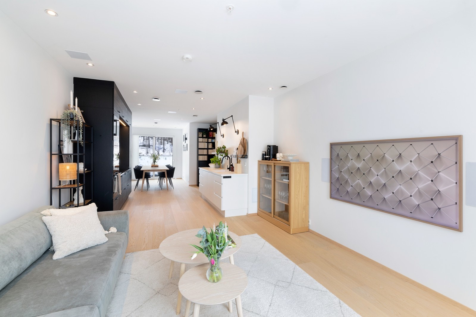 Det er vannbåren gulvvarme i hele leiligheten med unntak av hovedsoverom. Galleribilde