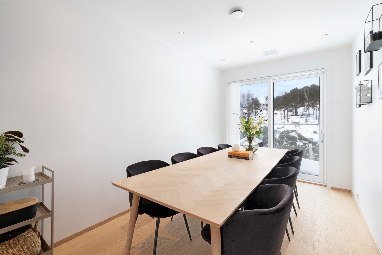 Spisestue. Galleribilde