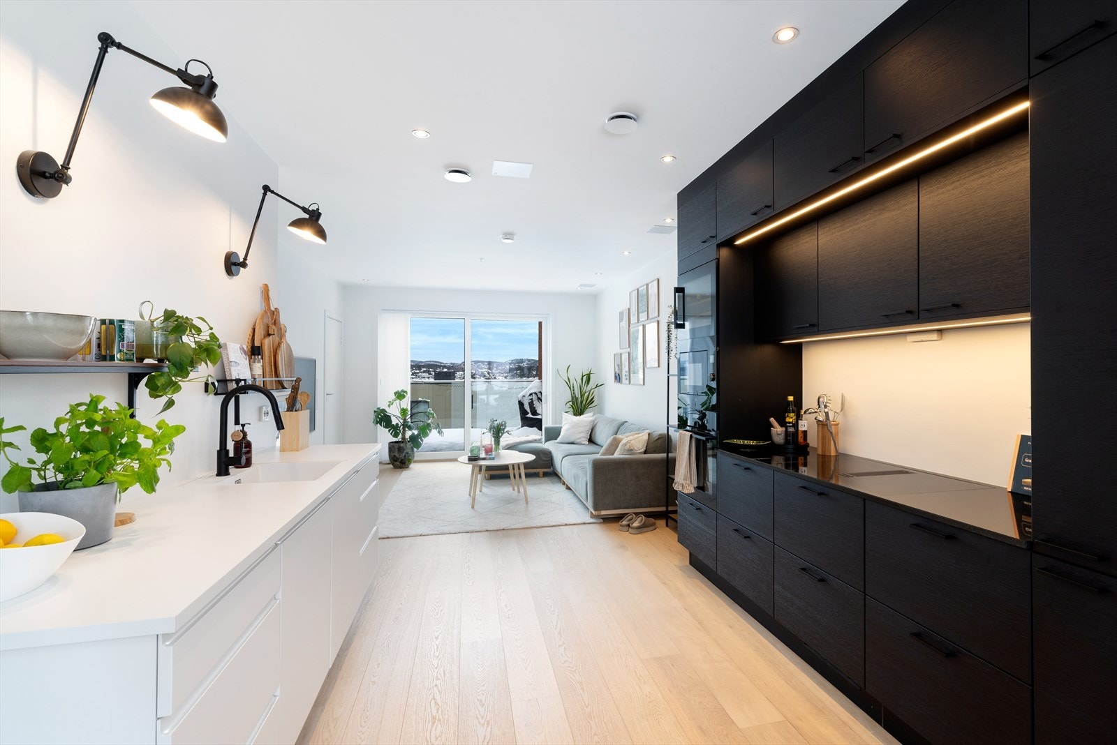 Velkommen til Sjølystveien 82! Ta kontakt med megler ved spørsmål om boligen. Galleribilde