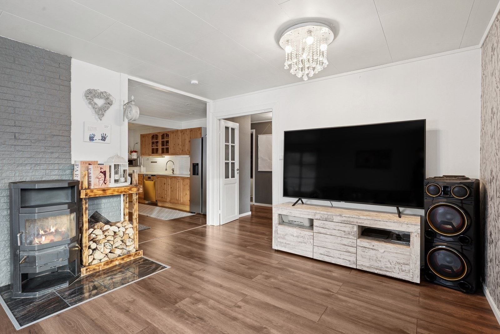 Stue og kjøkken. Galleribilde