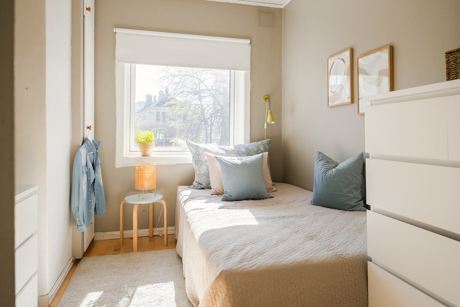 Leilighetens andre soverom egner seg godt som utleie, gjesterom eller kontor. Galleribilde