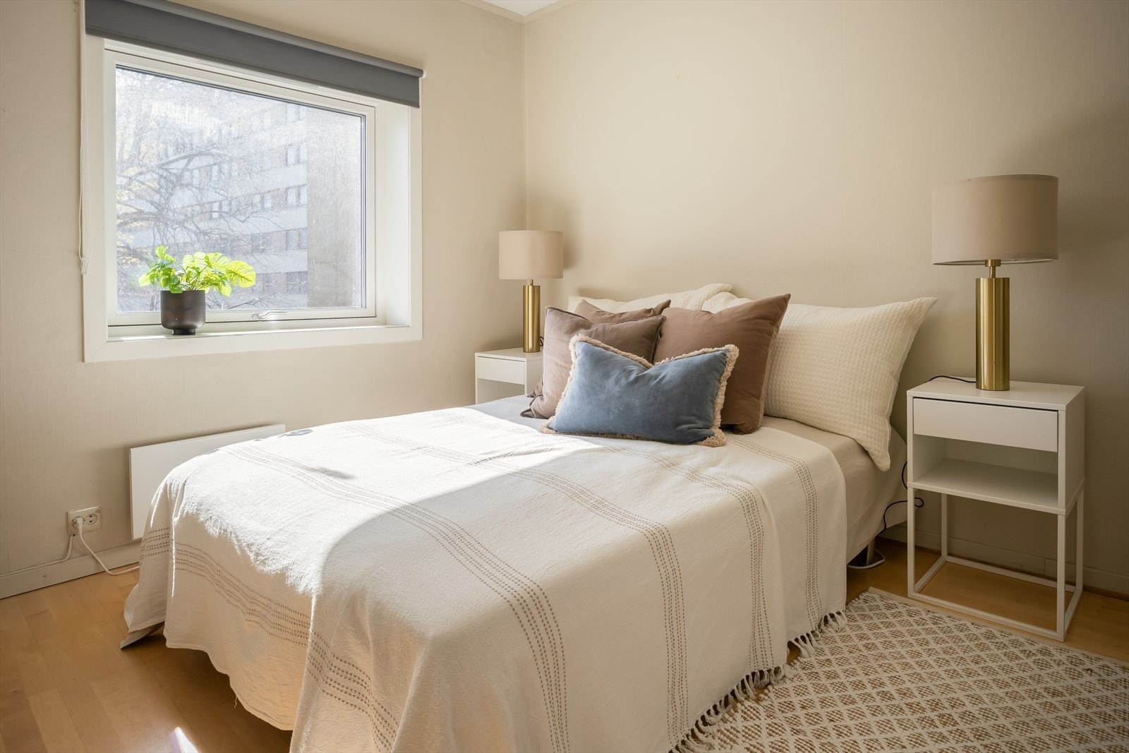 Leiligheten byr på to soverom, hvorav det ene er på 11,5 m² og det andre på 7,5m². Galleribilde