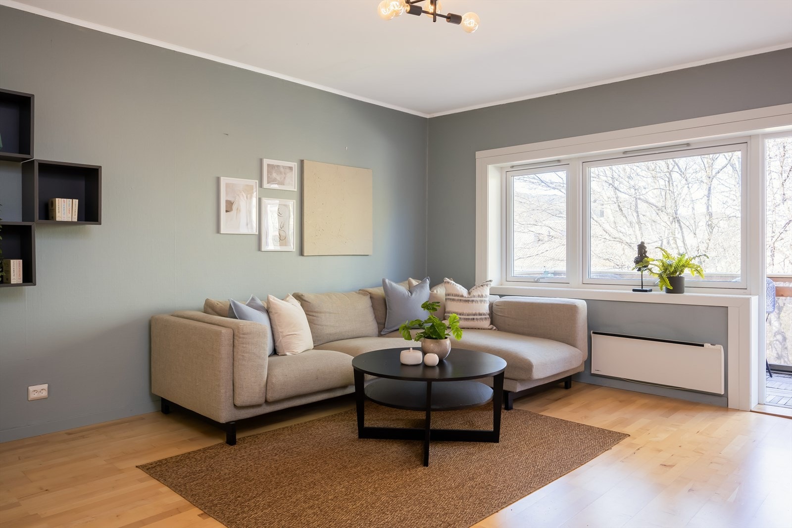 Velkommen til Ragnhilds gate 1A - En innbydende og sentral 3-roms leilighet i 3. etasje på Øya med solrik balkong. Store deler av bygget ble rehabilitert i 2022. Foto: Stian Hatling. Galleribilde