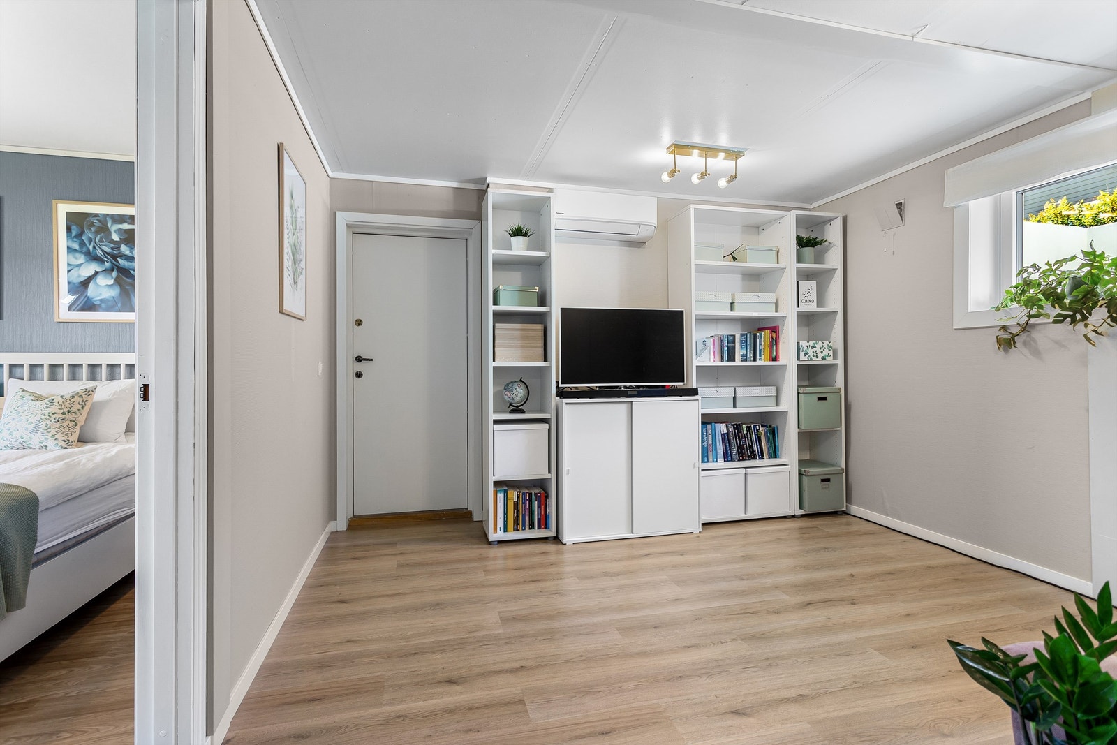 Panasonic luft-til-luft varmepumpe fra 2021 - Rommet har også utvendig adkomst Galleribilde