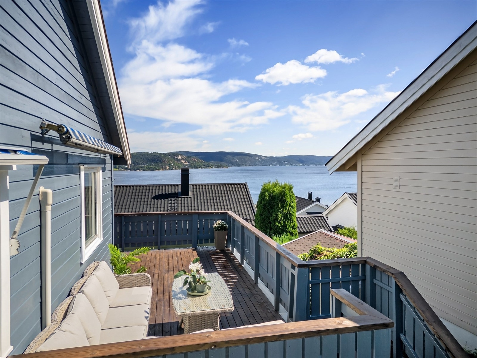 Balkong på ca. 23 kvm med markise (utvidelse av balkong er ikke byggemeldt) Galleribilde