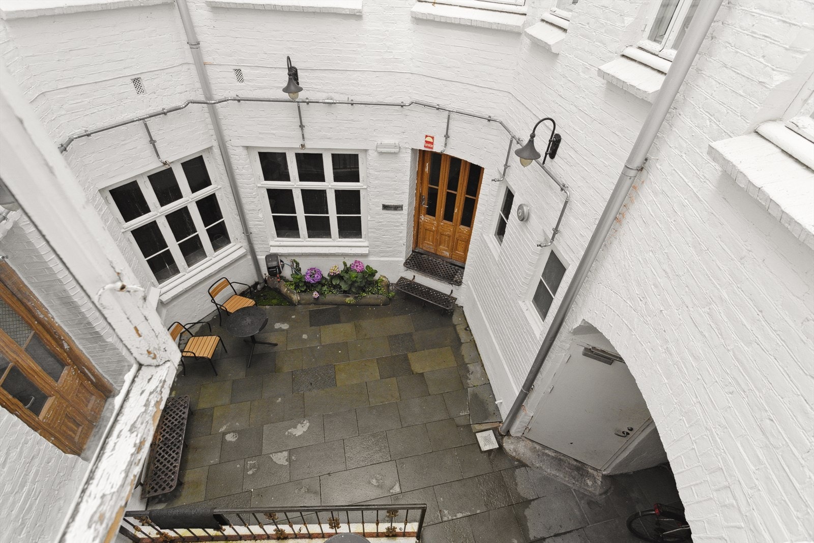 Fra sameiets bakgård. Galleribilde