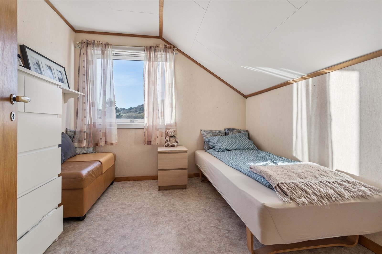 Soverom på 7m² som har plass til ønsket innredning. Galleribilde