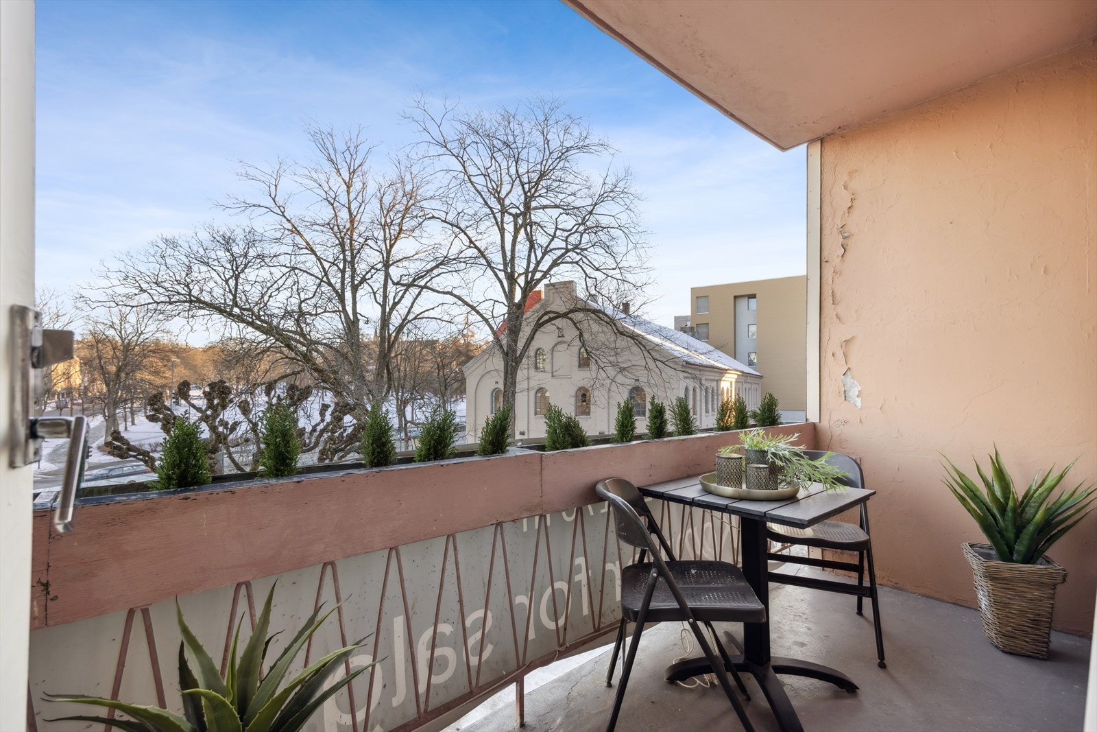 Balkongen er ca. 5 m². Galleribilde