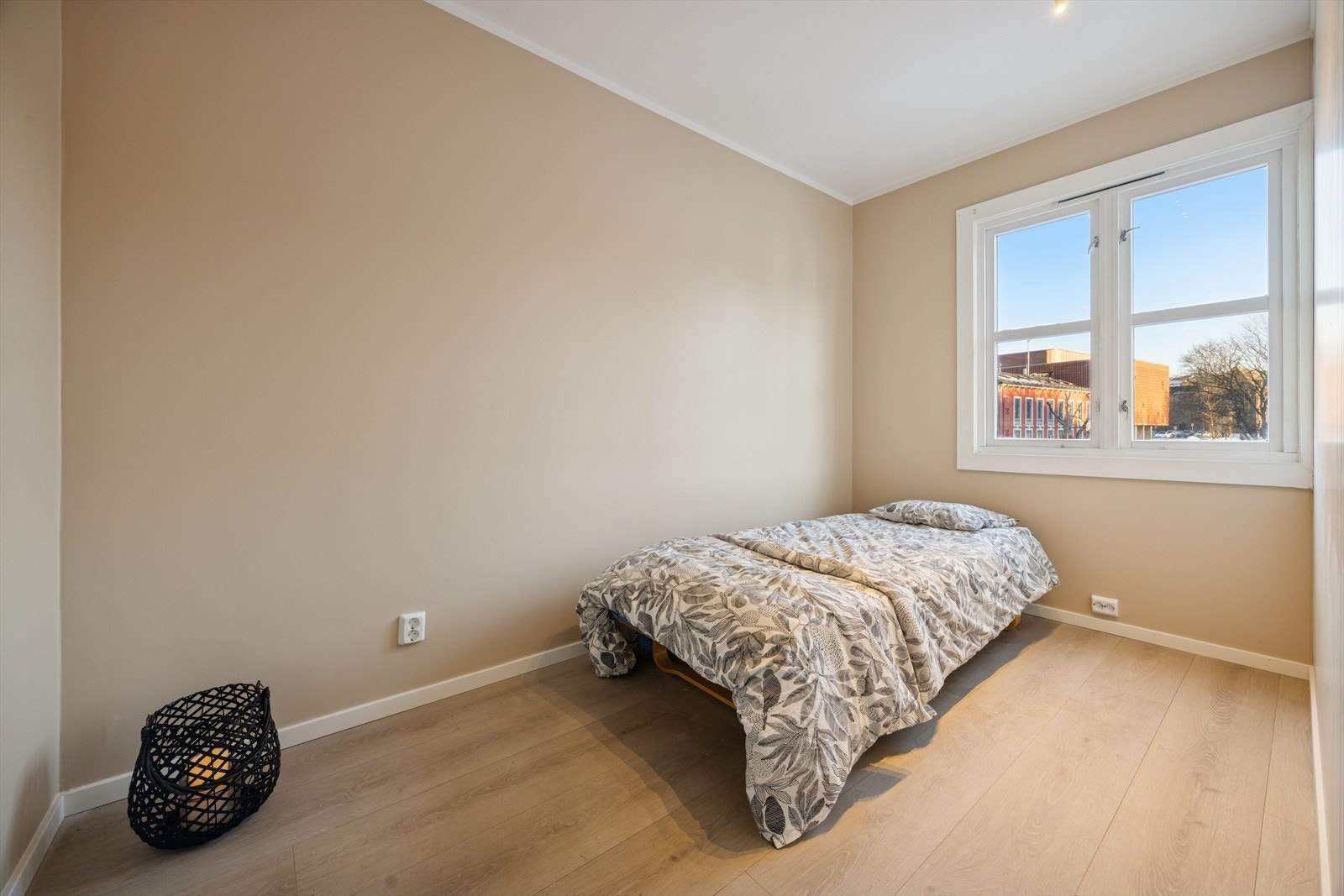 Planløsningen inkluderer tre soverom (opprinnelig to). Galleribilde