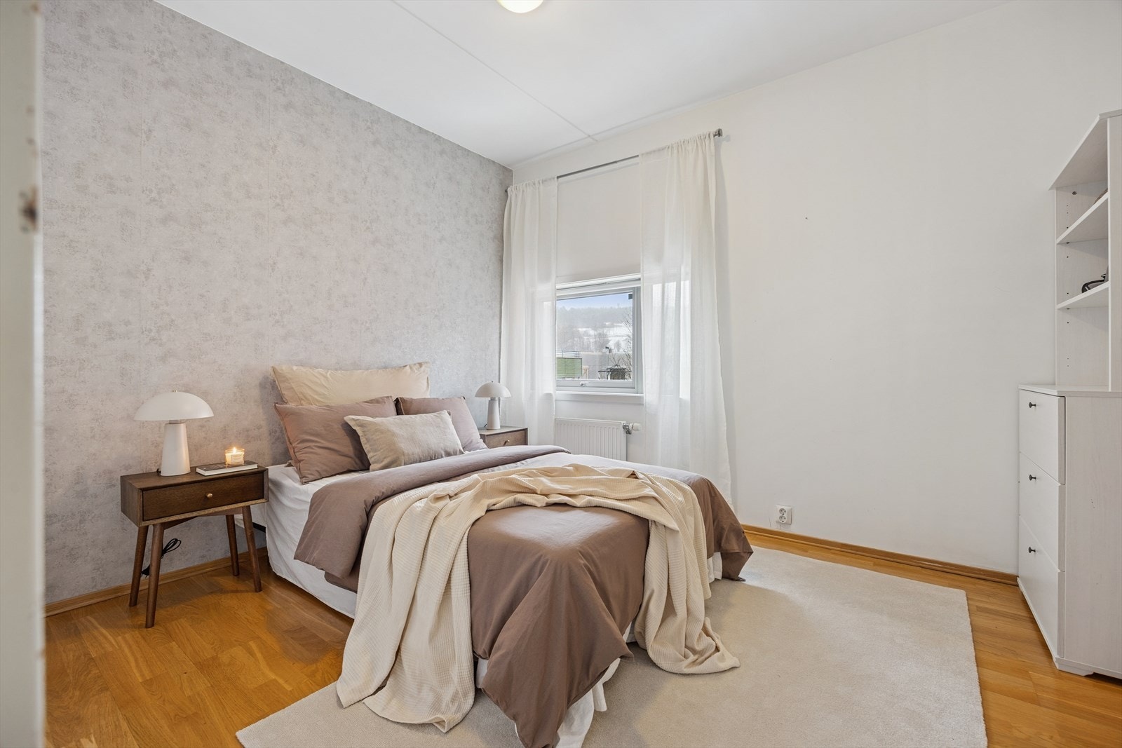 Det er to fine soverom i leiligheten, oppmålt til 6,5 kvm og 11 kvm. Galleribilde