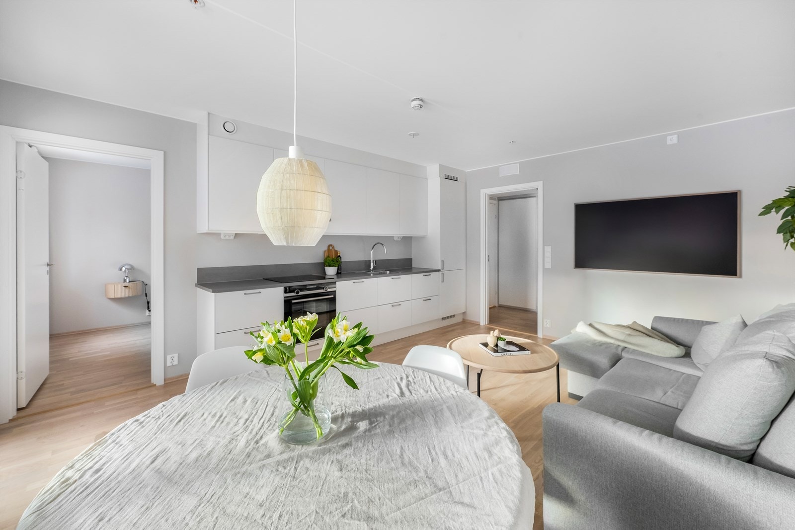 Leiligheten ble ferdigstilt i 2024 og holder en svært høy standard Galleribilde