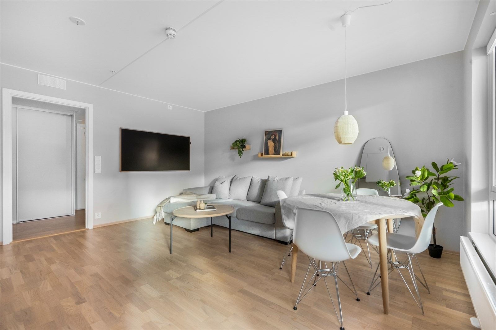 Rommet er enkelt å innrede og byr på flere møbleringsmuligheter Galleribilde