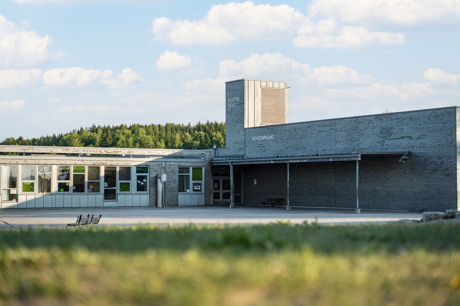 Skjetten skole - 1. - 7. klasse. Skolen ligger sentralt på Skjetten i gangavstand fra boligen Galleribilde