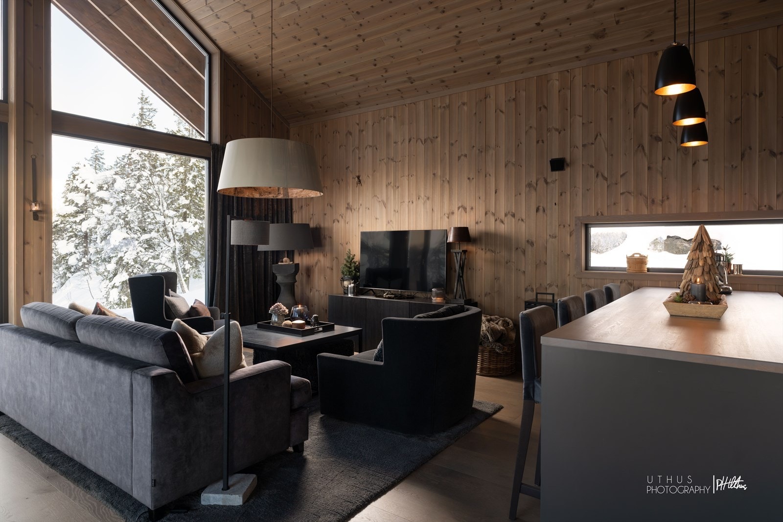 Stuen byr på flere ulike soner for maksimal utnyttelse av plassen Galleribilde