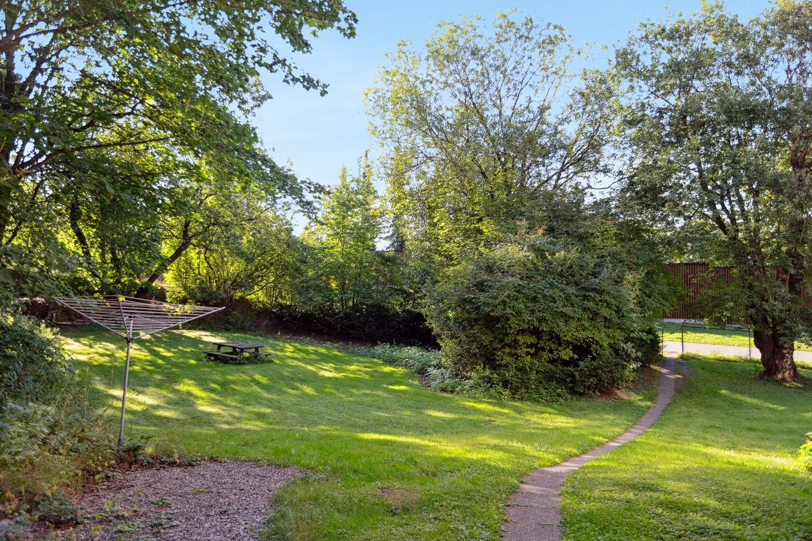 Gode interne gangforbindelser rundt bygget gir enkel tilgang til fellesarealer Galleribilde