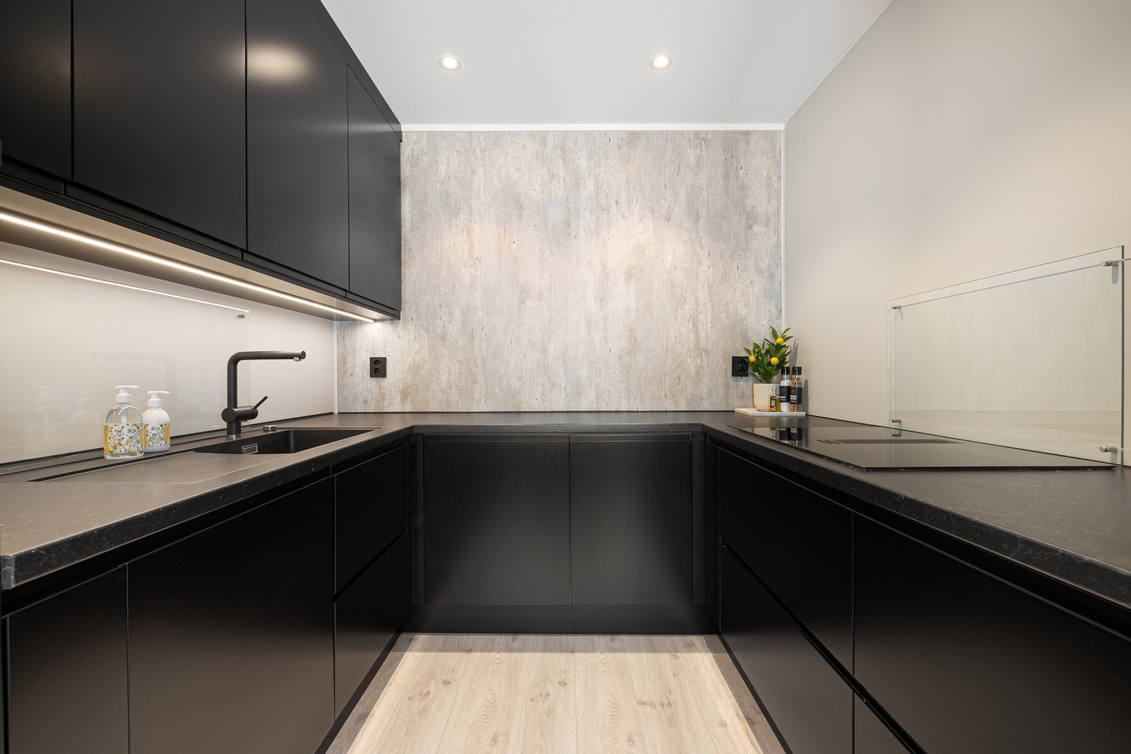 Stort og fint kjøkken fra 2021. Galleribilde