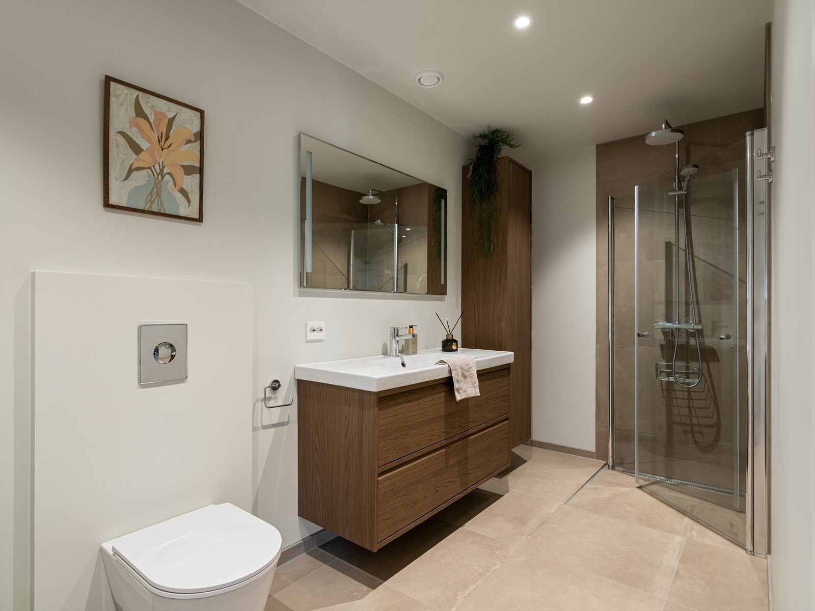 Baderom fra 2024. Rør og varmekabler ble også byttet. Galleribilde