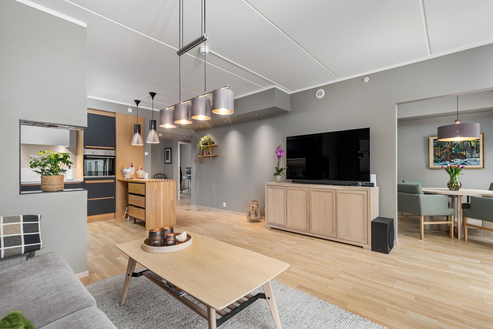 Vannbåren varme i stue/kjøkken, bad og to soverom Galleribilde