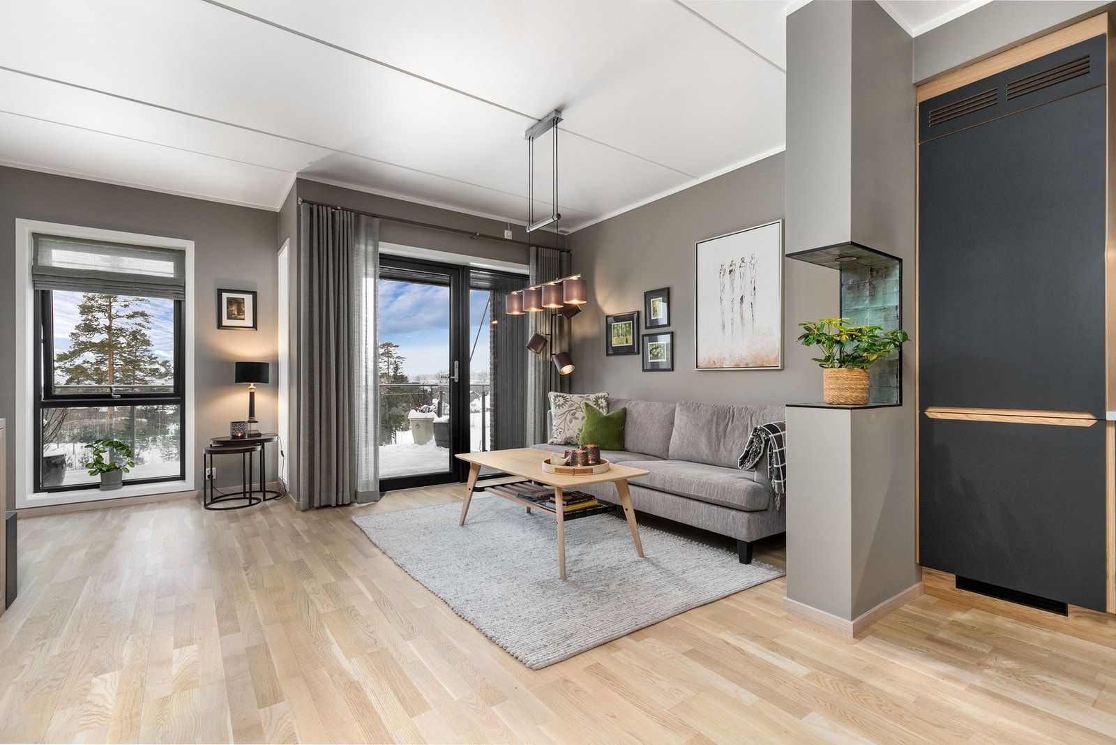 Leiligheten har en lys og innbydende planløsning. Galleribilde