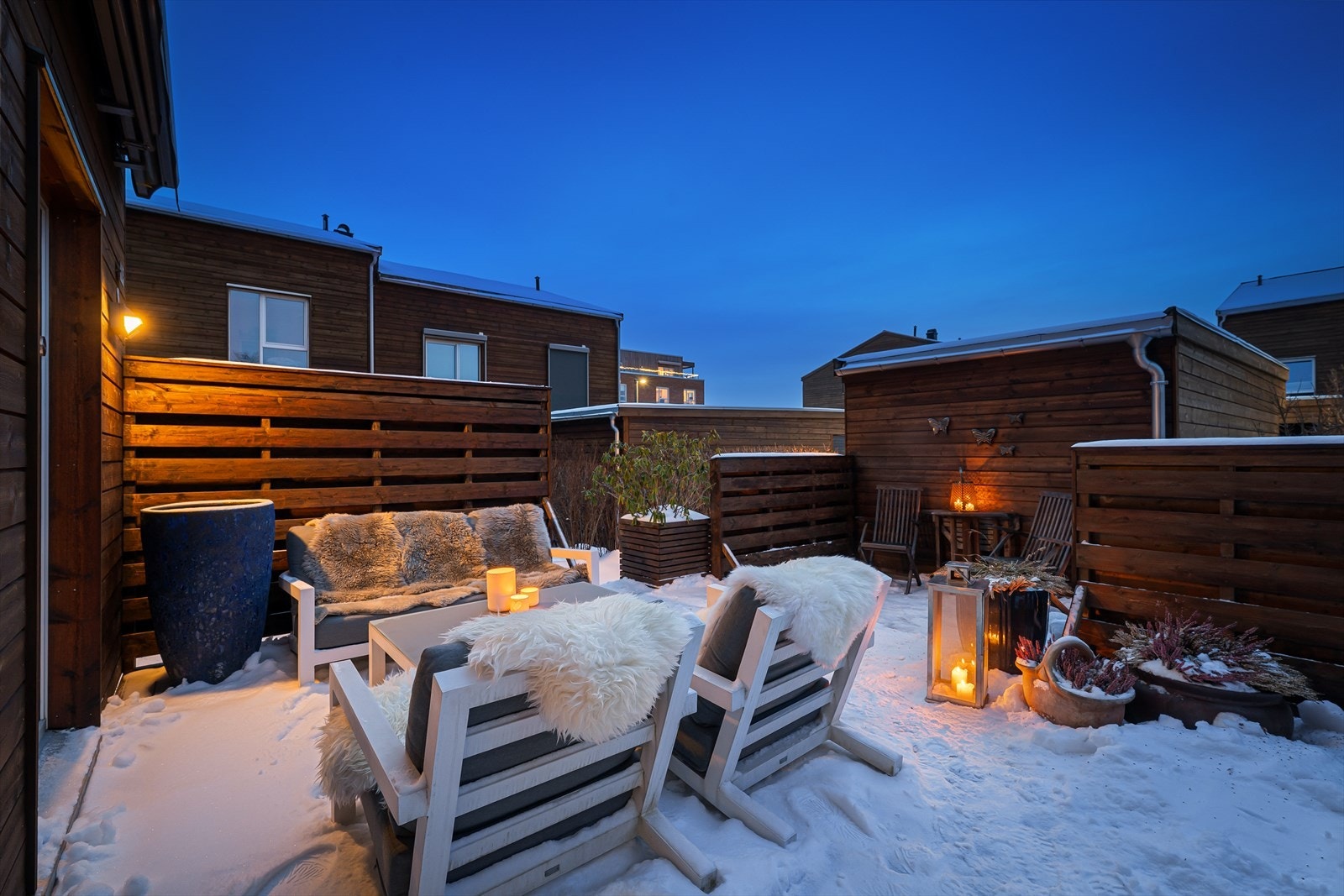 Her er det god plass til utendørs sittegruppe, grill etc Galleribilde