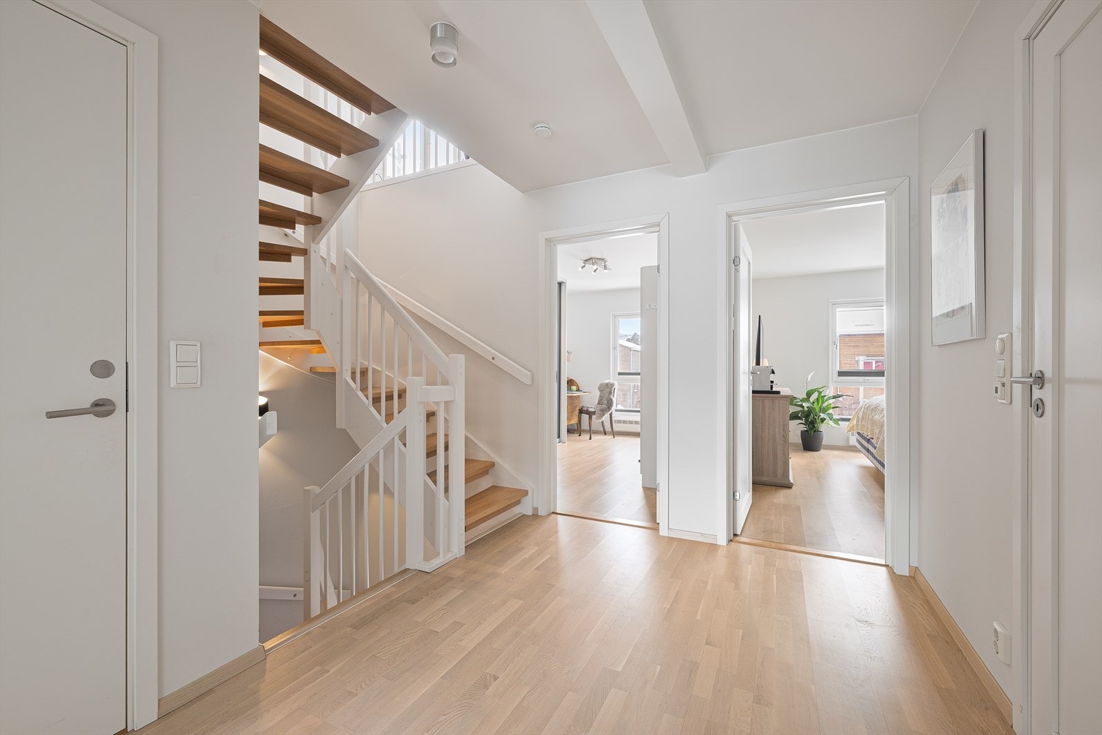 Gang med trapp til øvrige etasjer Galleribilde