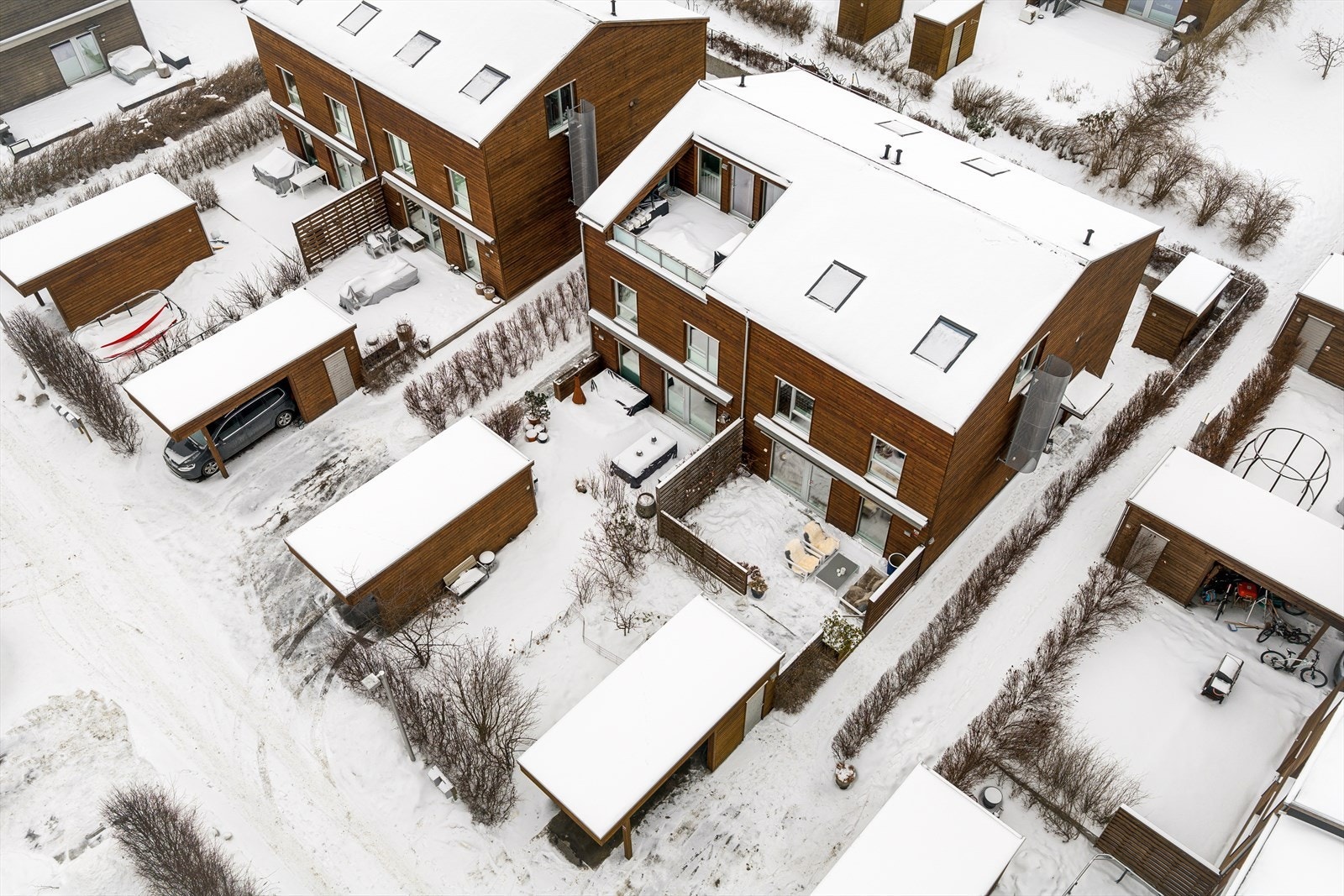 Området tilbyr et godt utvalg av servicetilbud, med Bekkestua sentrum bare en kort spasertur unna Galleribilde