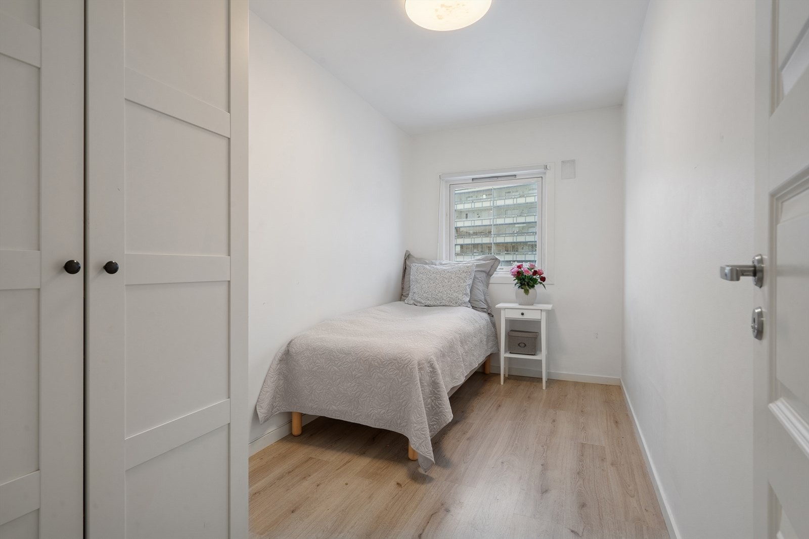 Soverom 2 egner seg godt som barnerom, gjesterom eller hjemmekontor. Galleribilde