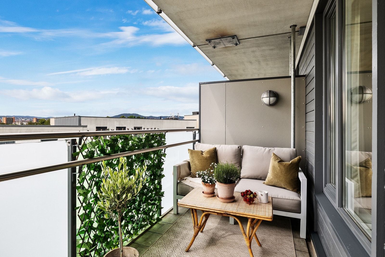 Det er god plass til både sittegruppe og diverse beplantning. Galleribilde