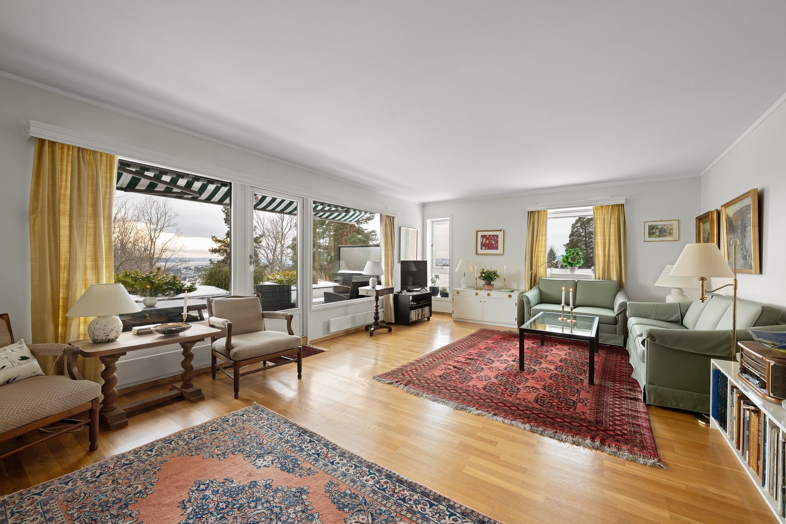 PrivatMegleren Dyve og Partnere ved Henrik Erland Morud ønsker velkommen til Hoffsjef Løvenskiolds vei 19! Galleribilde