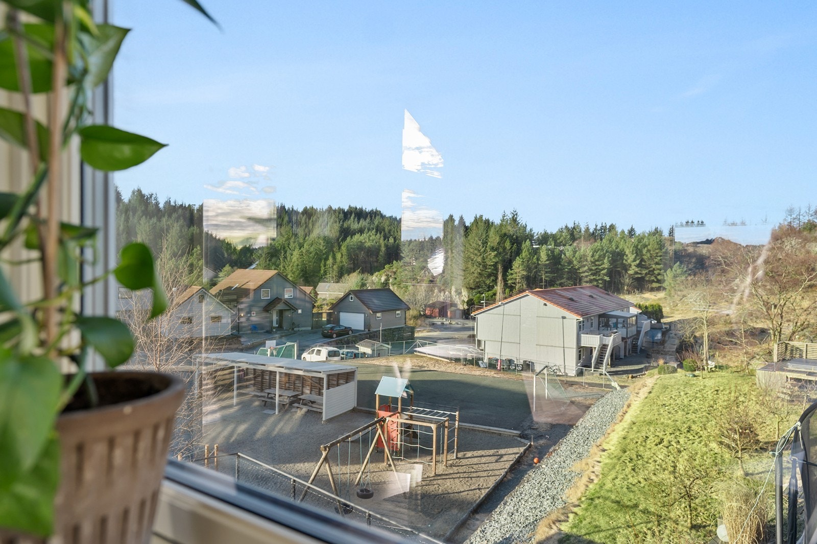 Utsikt fra kjøkkenvinduet Galleribilde