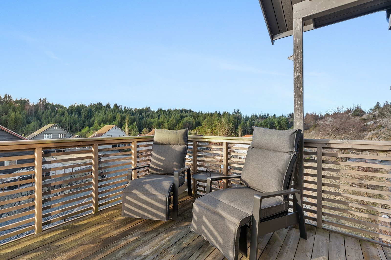 Fra stuen er det utgang til terrasse Galleribilde