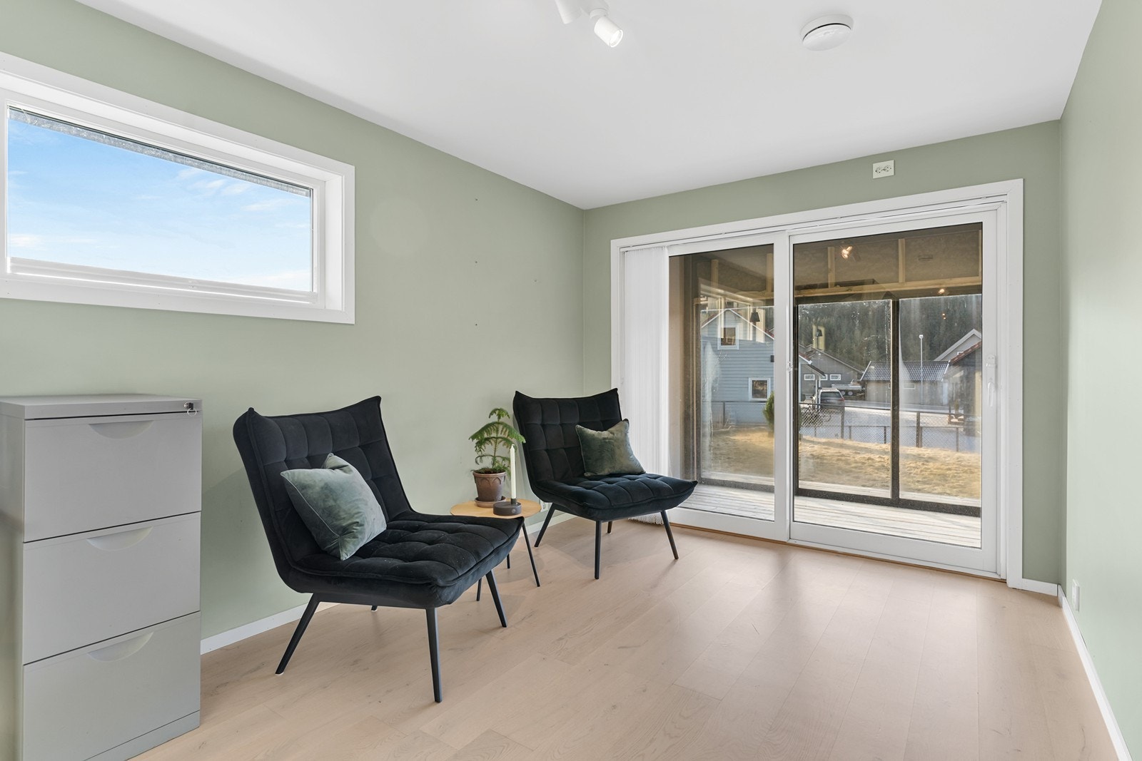 Etasjen er en funksjonell og familievennlig del av boligen, og passer perfekt for barnefamilier eller for tenåringer som ønsker sin egen sone i huset. Galleribilde