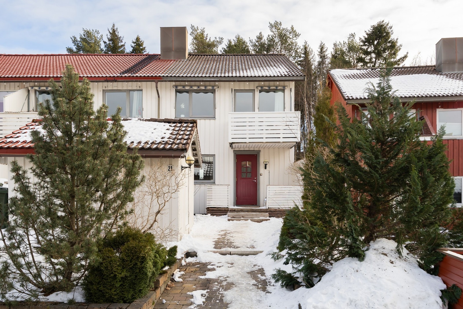 I forgården er det etablert en romslig sportsbod som gir god lagring. Galleribilde