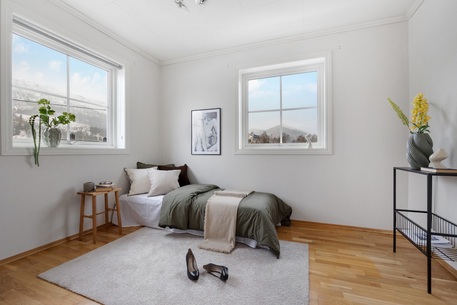 Leilighetens to soverom måler henholdsvis 9,11 og 11,74 kvadratmeter Galleribilde