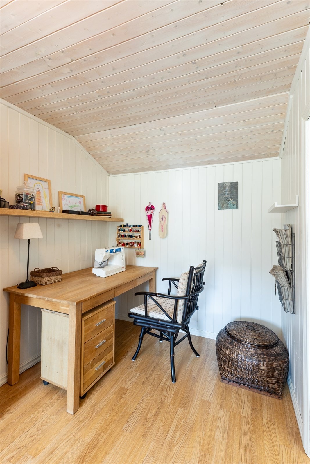 Kontor/hobbyrom, eller walk-in-garderobe som ligger vegg-i-vegg med soverom 2. Galleribilde