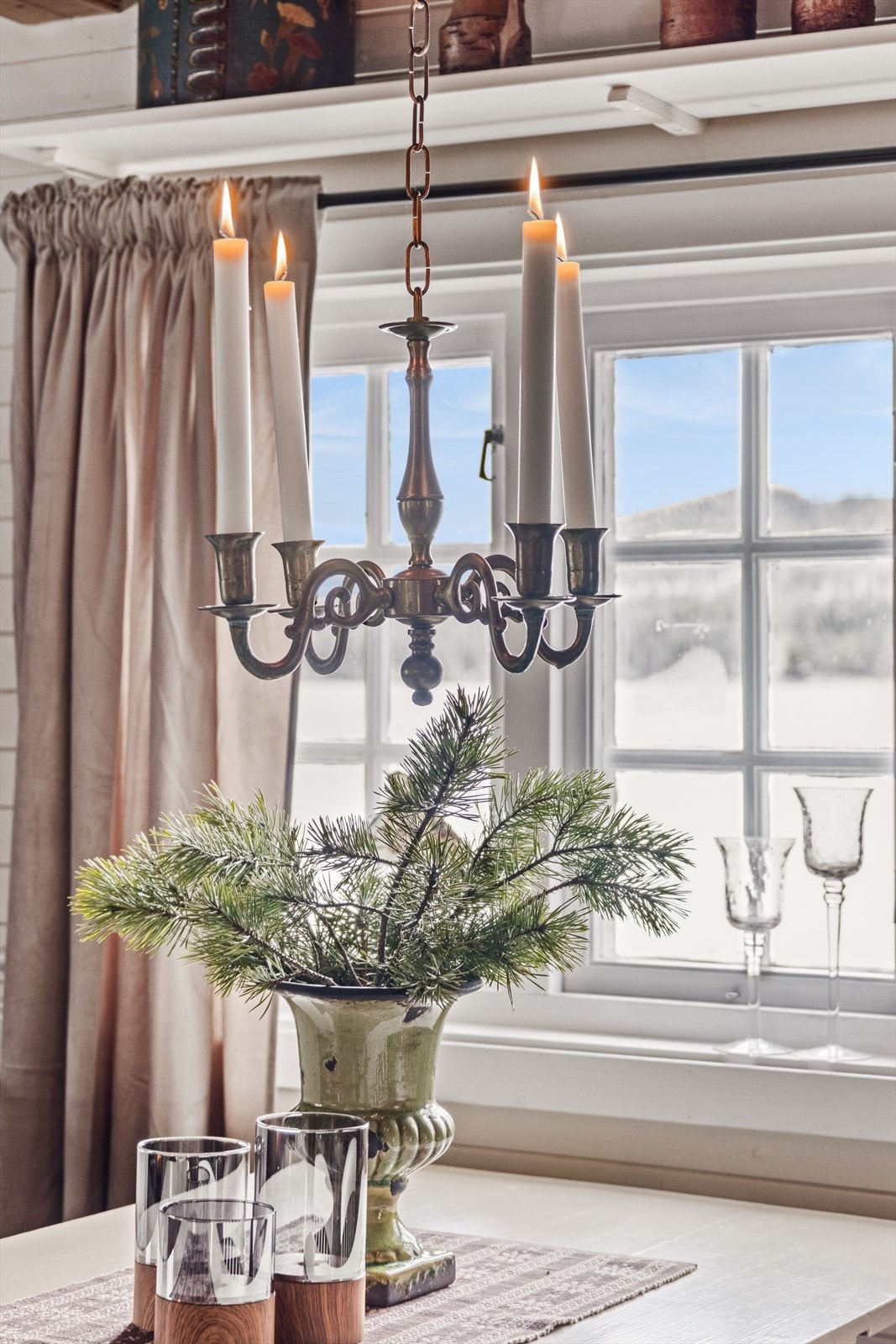 Herlig utsikt fra spiseplass. Galleribilde