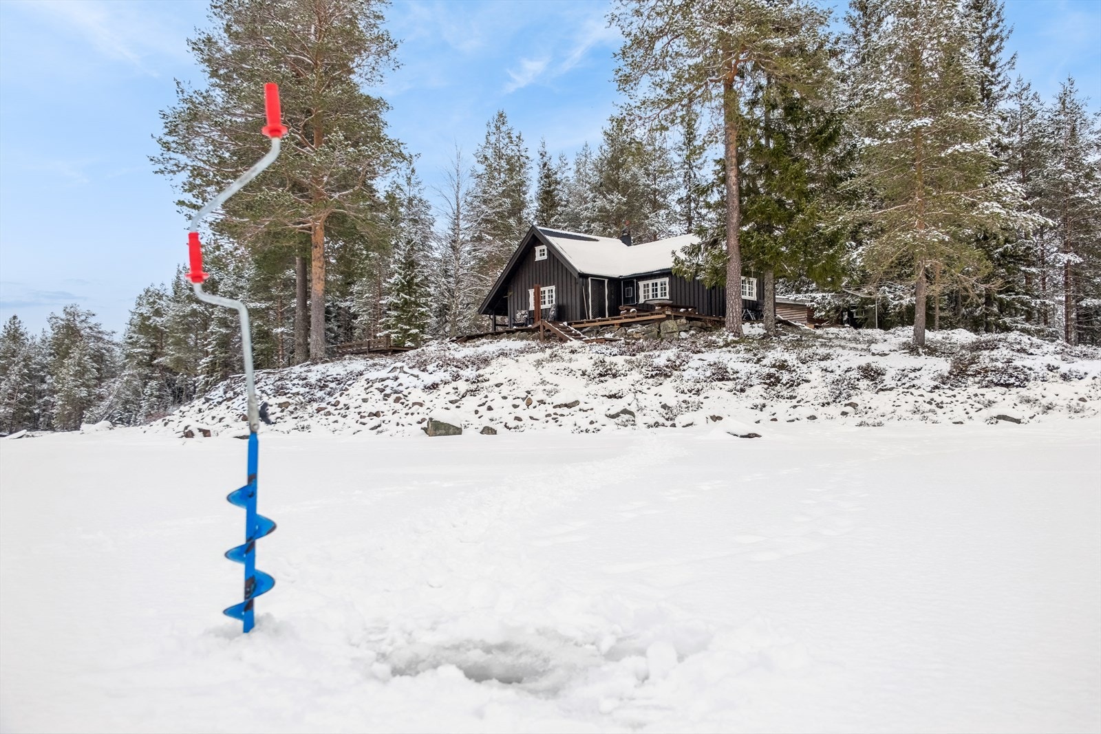 Kort vei til fiske å henting av vatn. Galleribilde