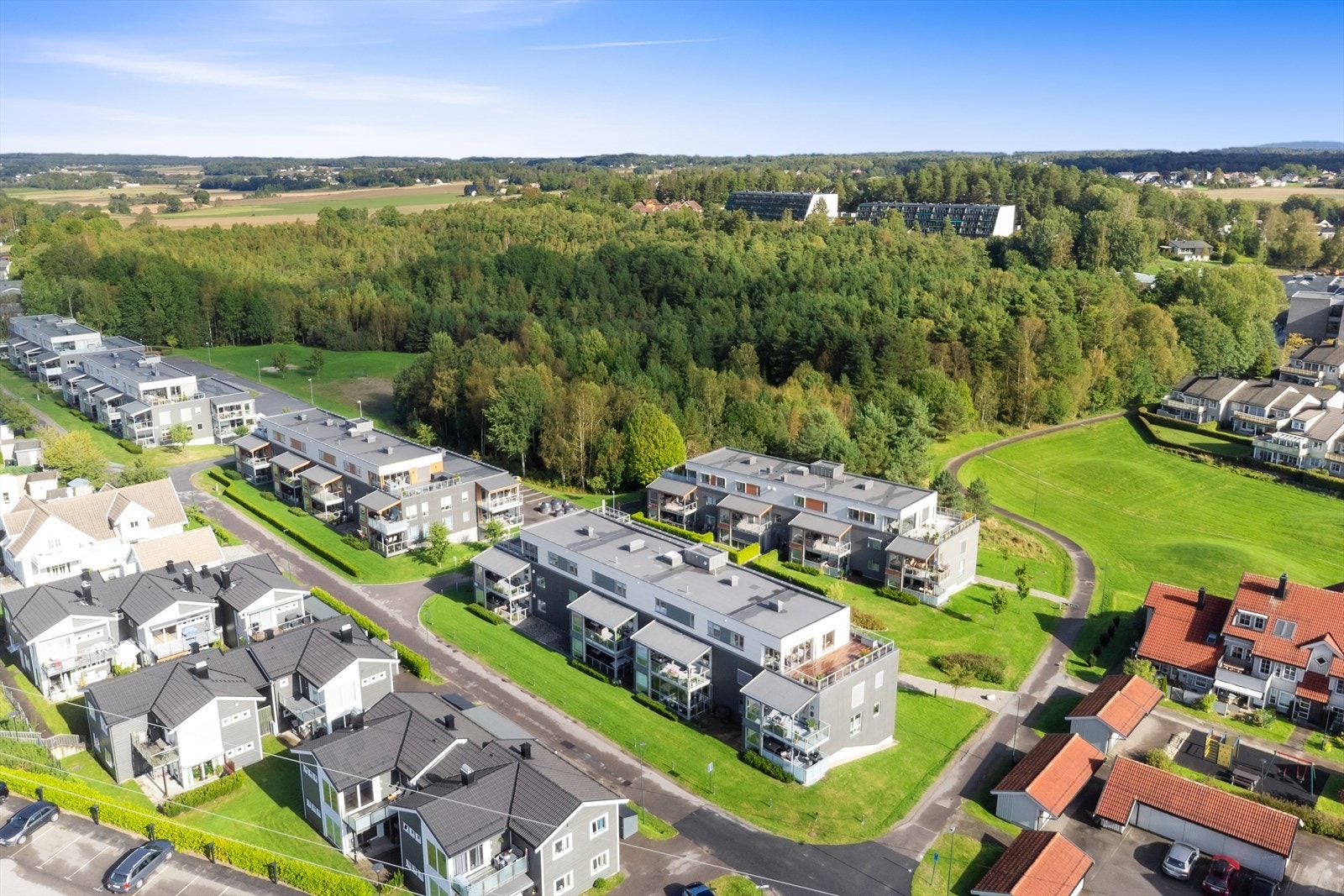 Oversiktsfoto - fine turområder like ved leiligheten Galleribilde