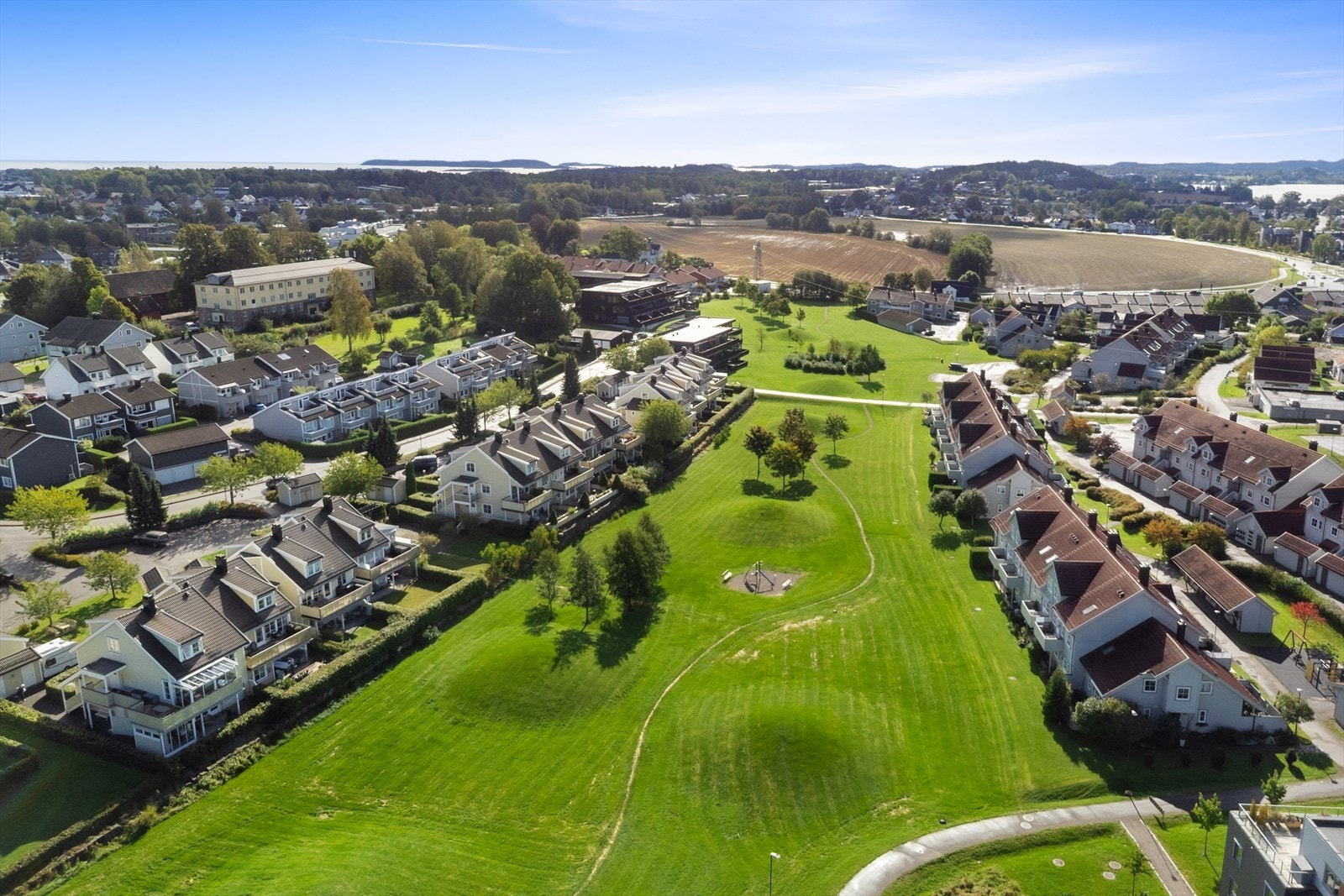 Fine grøntarealer rett ved leiligheten Galleribilde