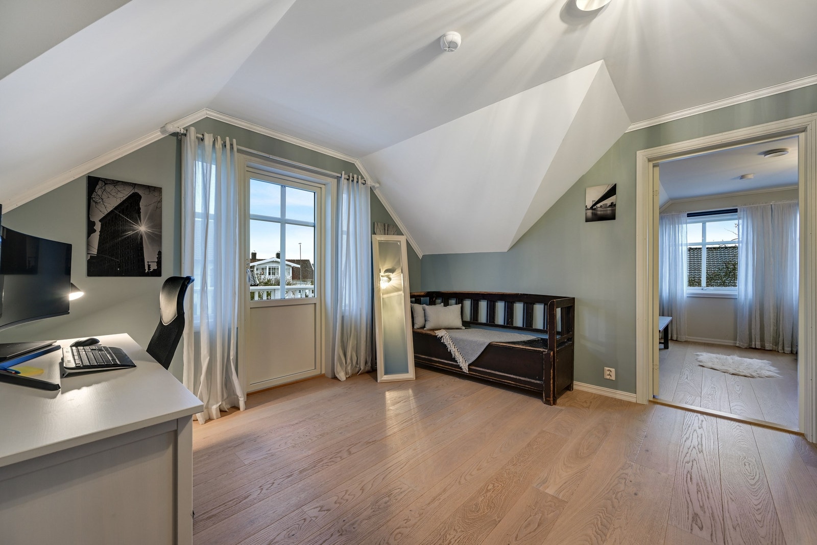 Loftstue. Galleribilde