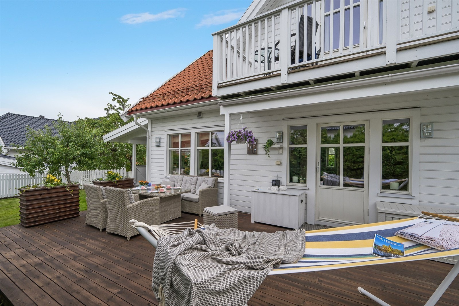 Uteplass Galleribilde