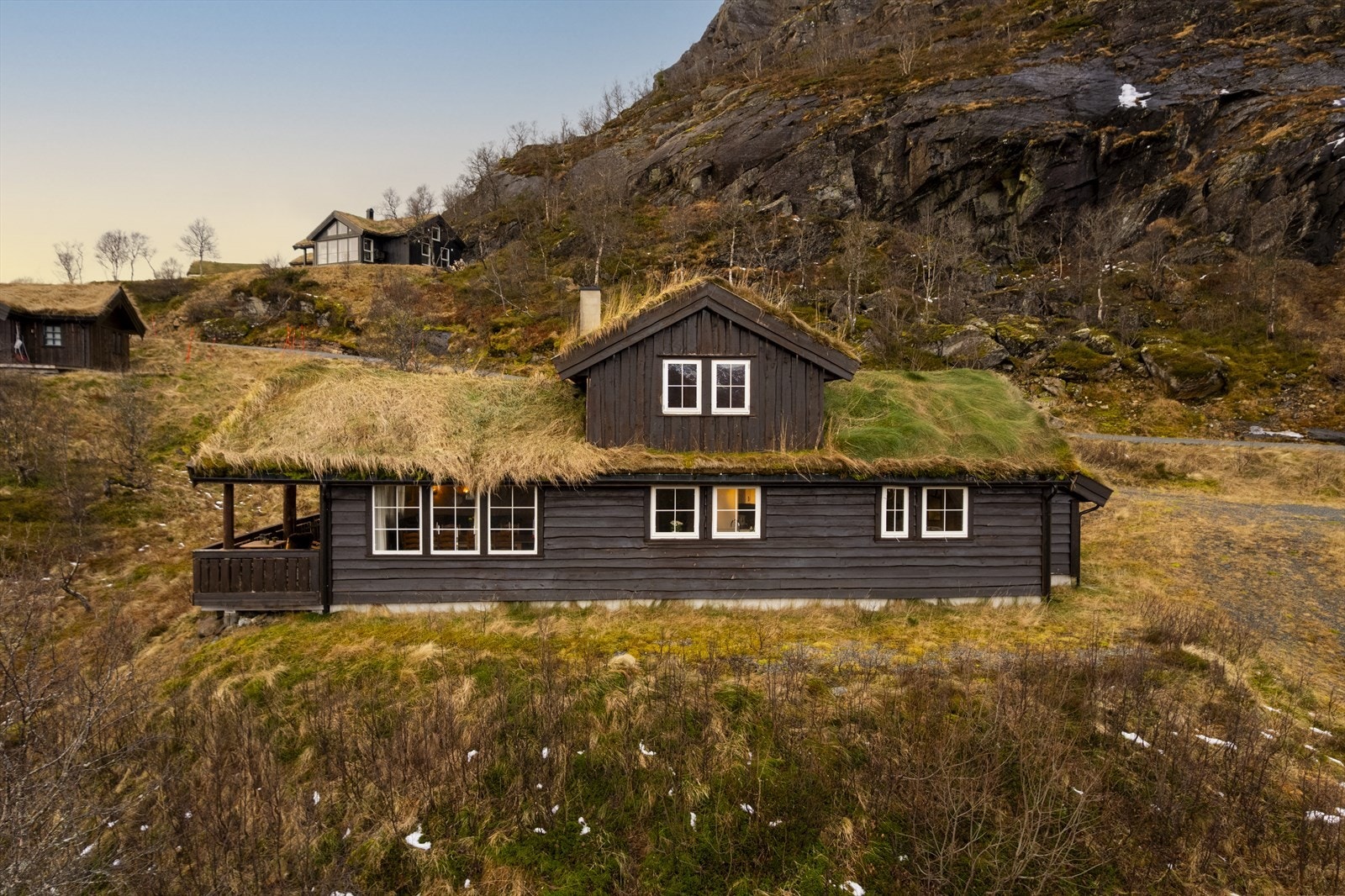 Her får du en velholdt hytte med balkong på 34m² fra 2009 på to etasjer. Galleribilde